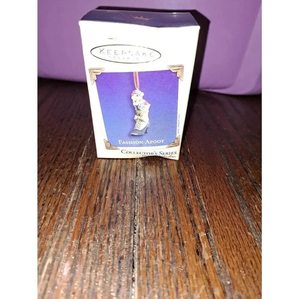 Vintage 1999 Hallmark Keepsake Fashion Afoot Mouse High Heel Christmas Ornament